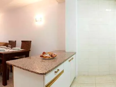 Ibersol Catalonia Gardens Apts 萨洛